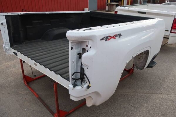 20-C Chevy Silverado HD White 6.9ft Short Truck Bed