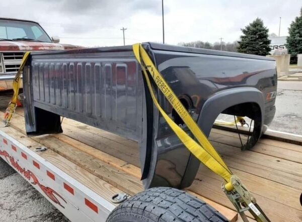 CHEVY/GMC 5.9FT - Image 4