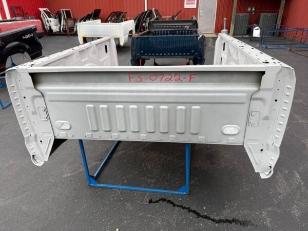 17-22 Ford F-250/F-350 Super Duty Gray/White 6.9ft Short Truck Bed - Image 6